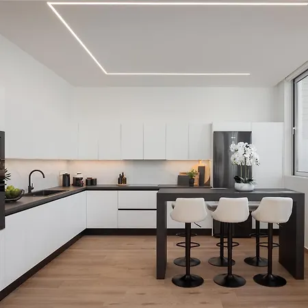 Athena's Lemon Grove Glyfada Apartment
